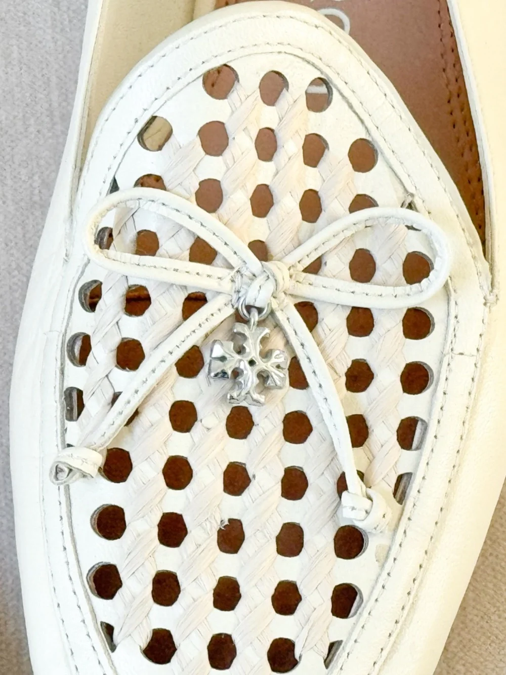 Tory Burch White Leather Perforated Bow Driving Loafers Flats 7